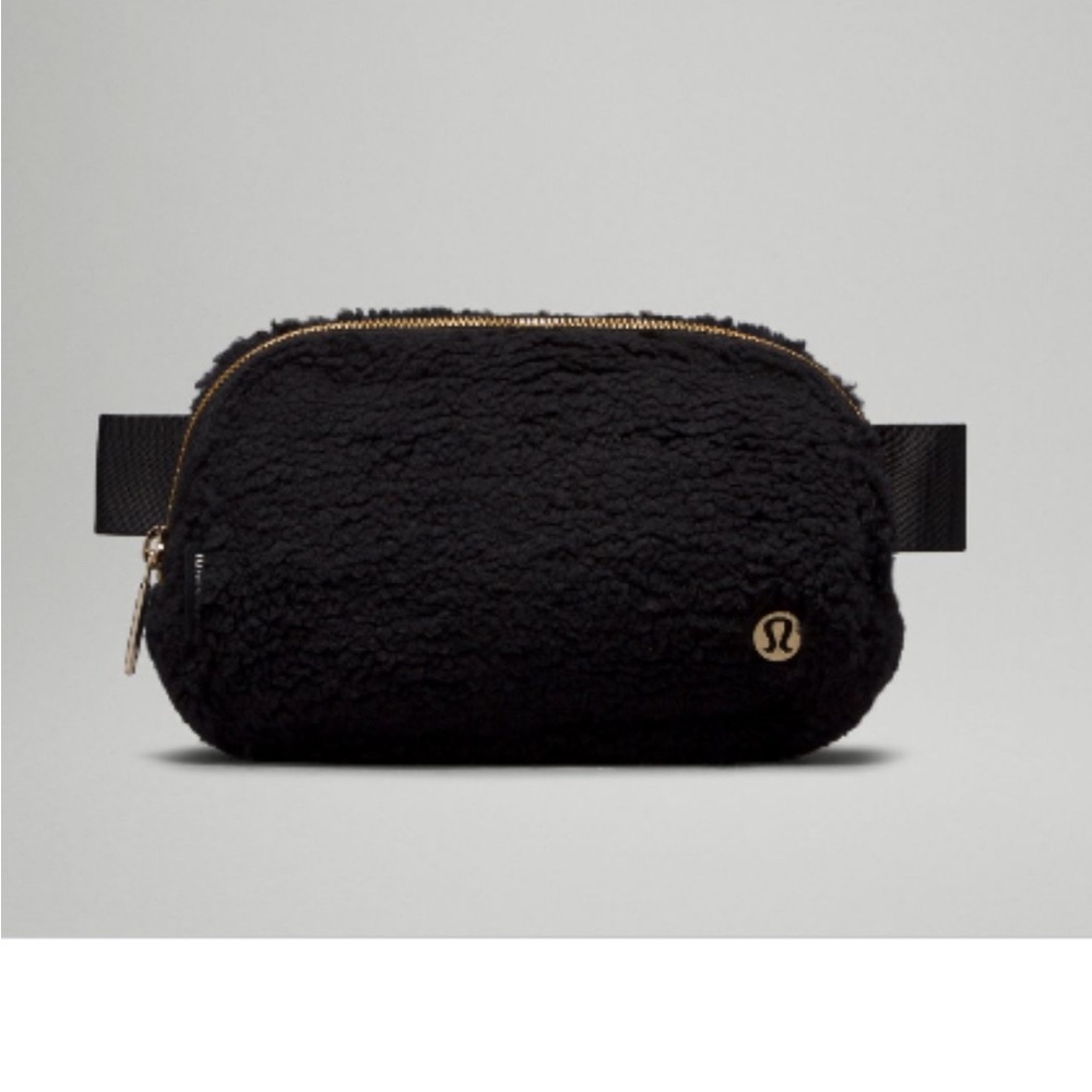 NWT Lululemon Everywhere Belt Bag 1L, *Fleece, Black